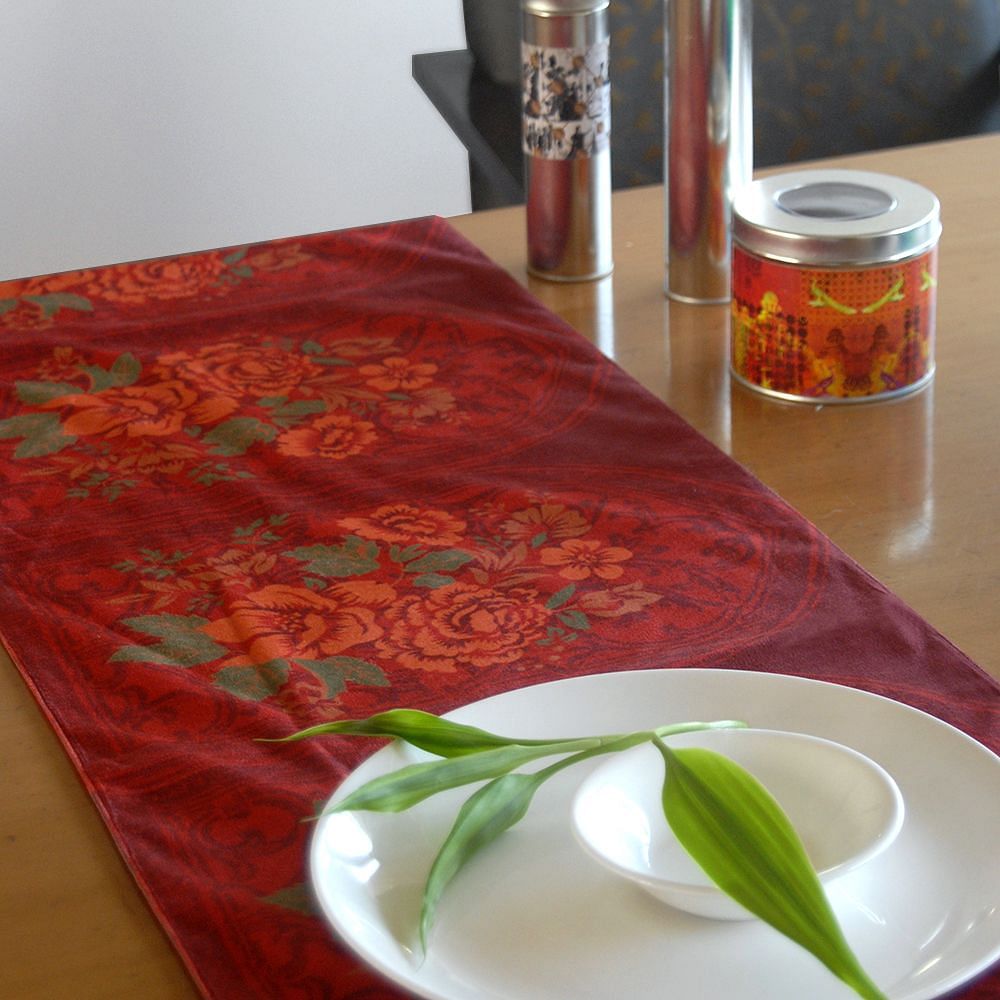 Tamara Floral Fare Table Runner