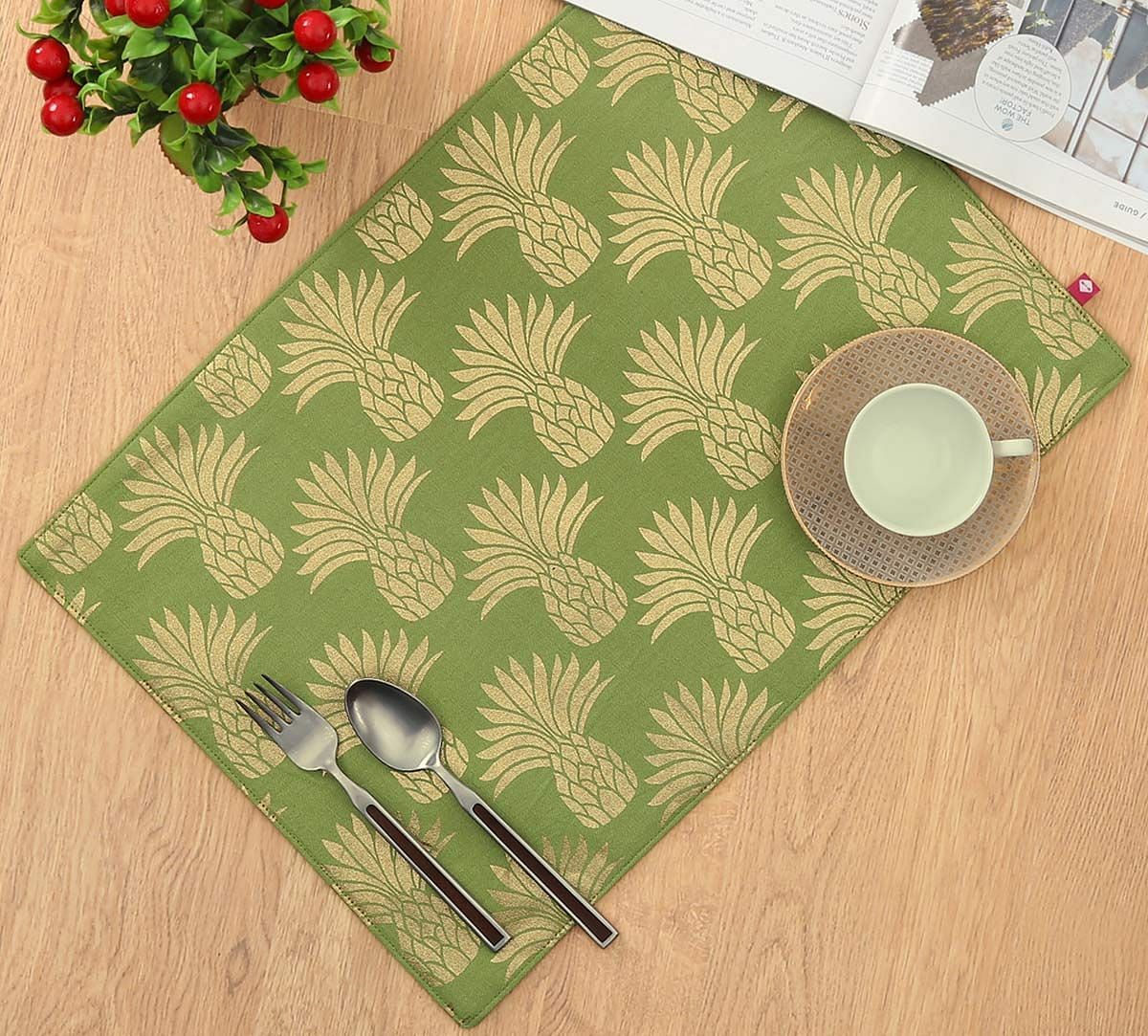 India Circus Pineapple Table Mat