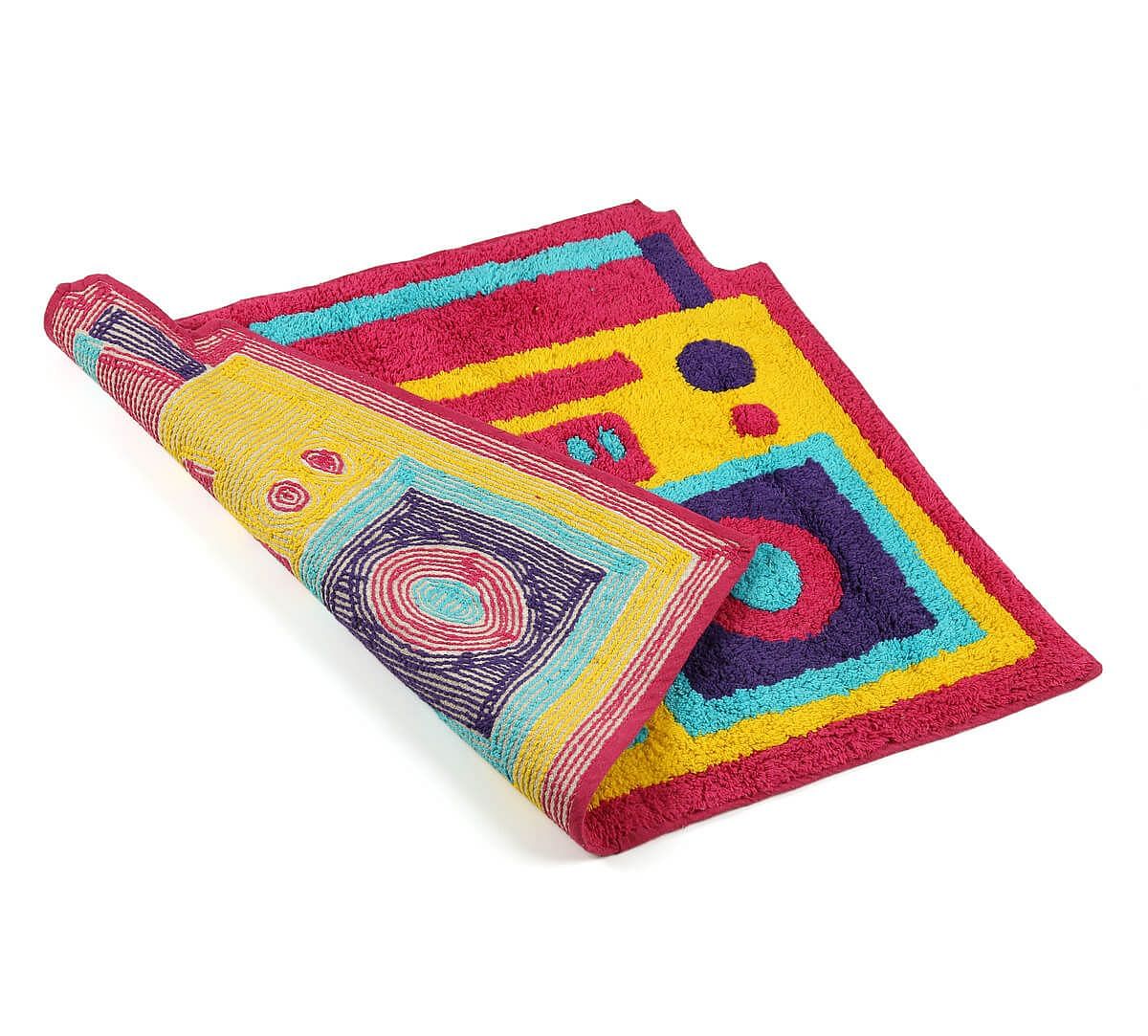 India Circus Radio Mundial Shape Bath Mat